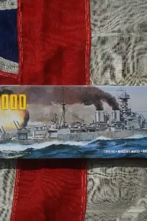 Airfix A04202 H.M.S.HOOD Premium